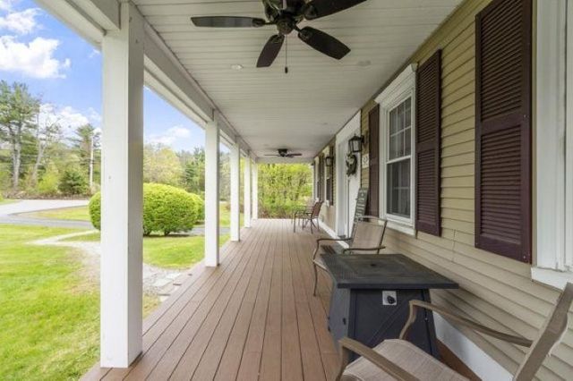 32 Amberwood Drive, Atkinson, NH 03811