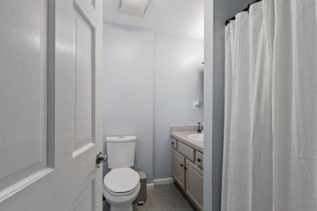 32 Amberwood Drive, Atkinson, NH 03811