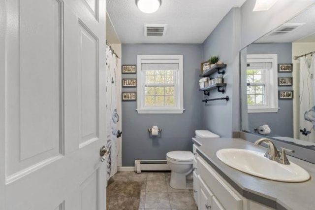 32 Amberwood Drive, Atkinson, NH 03811