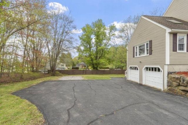 32 Amberwood Drive, Atkinson, NH 03811