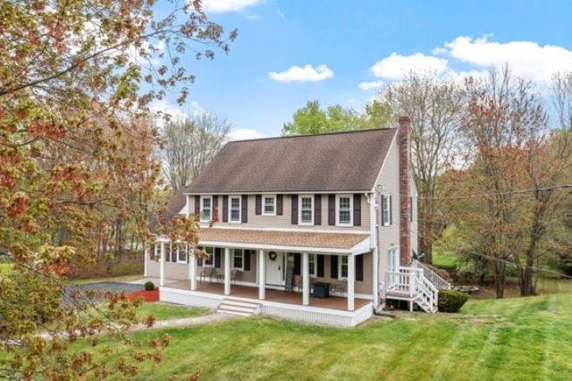 32 Amberwood Drive, Atkinson, NH 03811