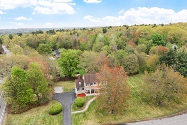 32 Amberwood Drive, Atkinson, NH 03811