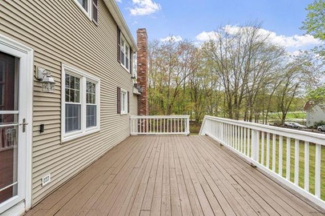 32 Amberwood Drive, Atkinson, NH 03811