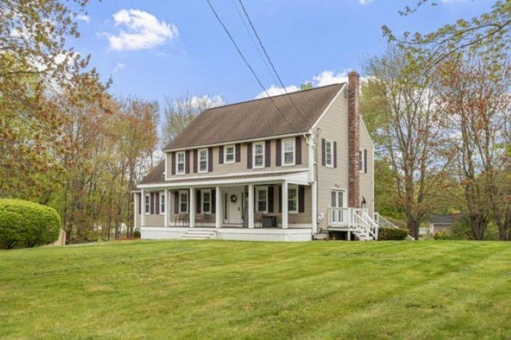 32 Amberwood Drive, Atkinson, NH 03811