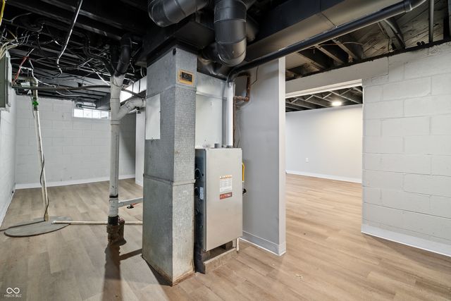 306 N 18th Avenue, Beech Grove, IN 46107