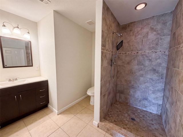 7018 LYNWOOD DRIVE, Tampa, FL 33637