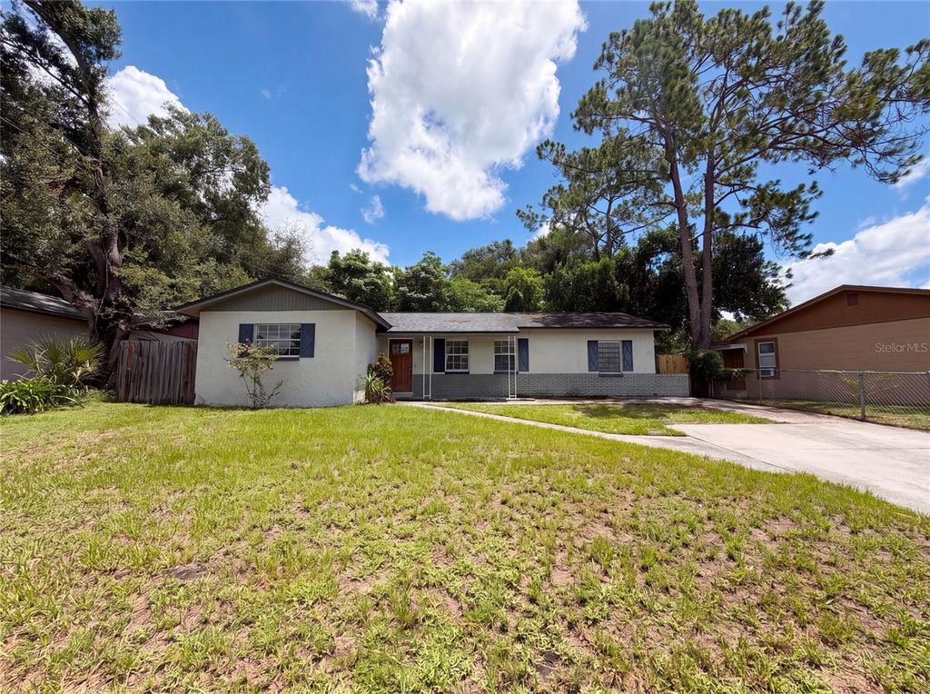 7018 LYNWOOD DRIVE, Tampa, FL 33637