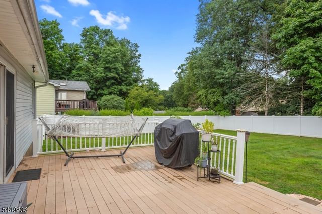 72 Weldon Rd, Jefferson Twp., NJ 07849