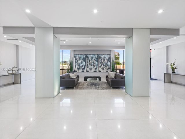 20379 W Country Club Drive 536, Aventura, FL 33180
