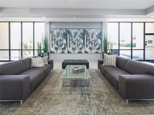 20379 W Country Club Drive 536, Aventura, FL 33180