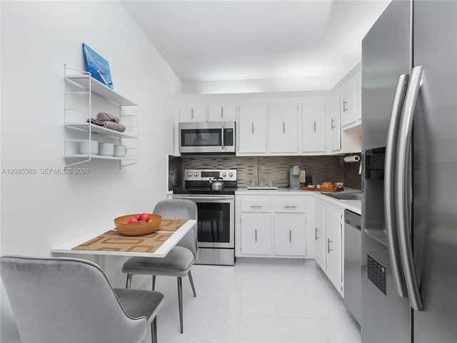 20379 W Country Club Drive 536, Aventura, FL 33180