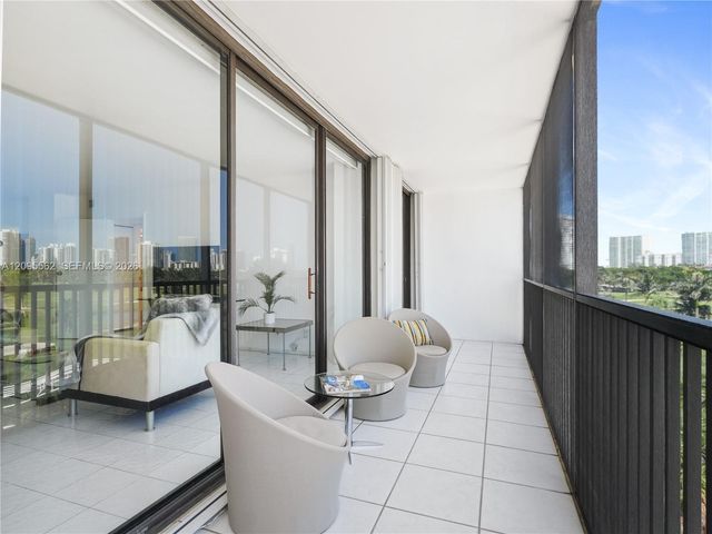 20379 W Country Club Drive 536, Aventura, FL 33180