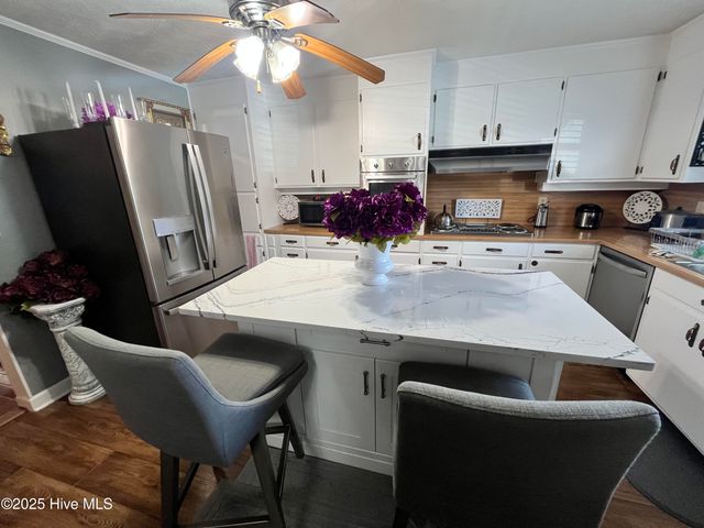 948 Slippery Log Road, Whiteville, NC 28472