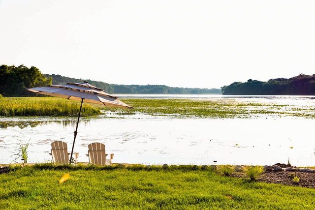 N6911 Lafayette LANE, Elkhorn, WI 53121