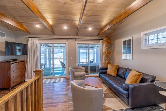 N6911 Lafayette LANE, Elkhorn, WI 53121