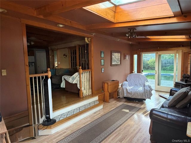 9 Ash Lane, Hyde Park, NY 12538