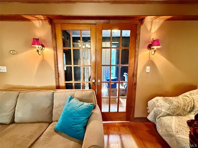 9 Ash Lane, Hyde Park, NY 12538