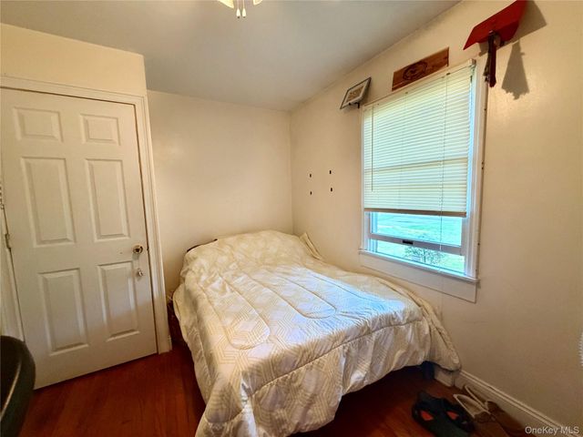 9 Ash Lane, Hyde Park, NY 12538