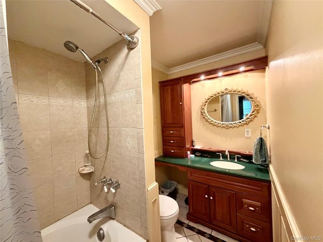 9 Ash Lane, Hyde Park, NY 12538