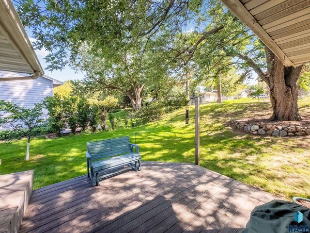 1909 W Ashley Cir Circle, Sioux Falls, SD 57104