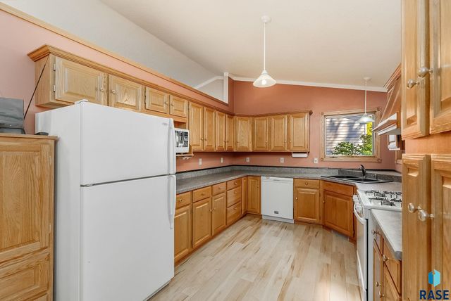 1909 W Ashley Cir Circle, Sioux Falls, SD 57104