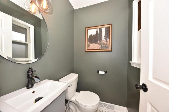 1566 Scott ROAD, Port Washington, WI 53074