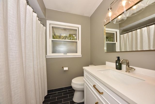 1566 Scott ROAD, Port Washington, WI 53074