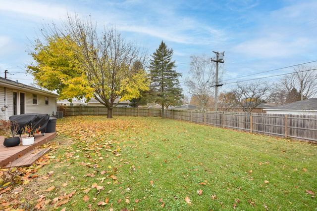 1566 Scott ROAD, Port Washington, WI 53074