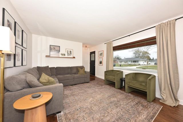 1566 Scott ROAD, Port Washington, WI 53074