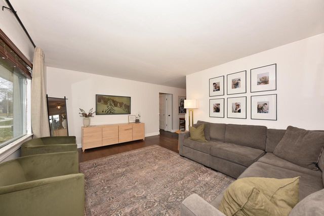 1566 Scott ROAD, Port Washington, WI 53074