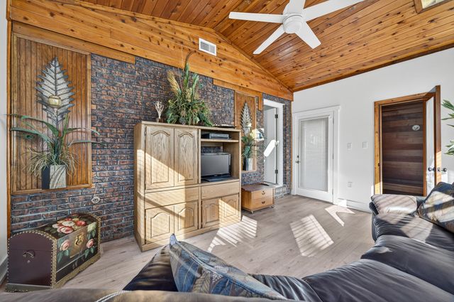 1553 Pine Street, Niceville, FL 32578