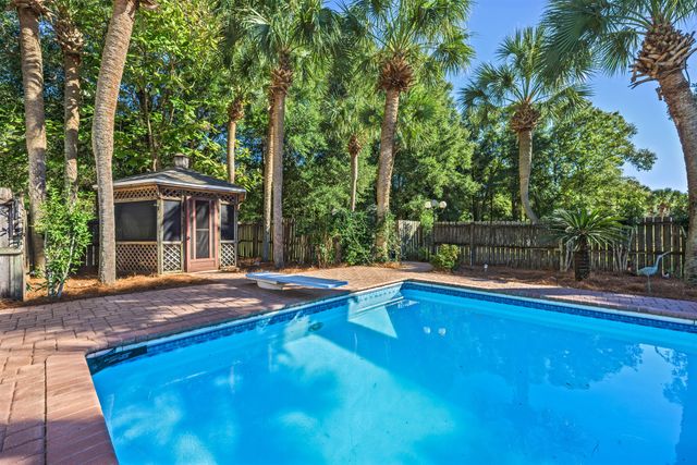 1553 Pine Street, Niceville, FL 32578