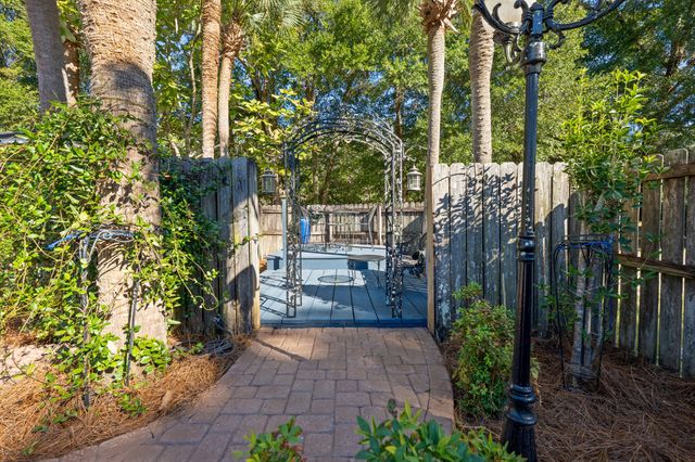 1553 Pine Street, Niceville, FL 32578