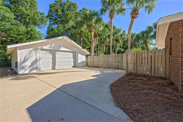 1553 Pine Street, Niceville, FL 32578