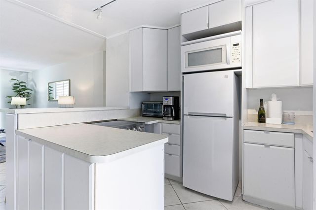 139 Sunrise Avenue 102, Palm Beach, FL 33480