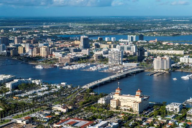 139 Sunrise Avenue 102, Palm Beach, FL 33480