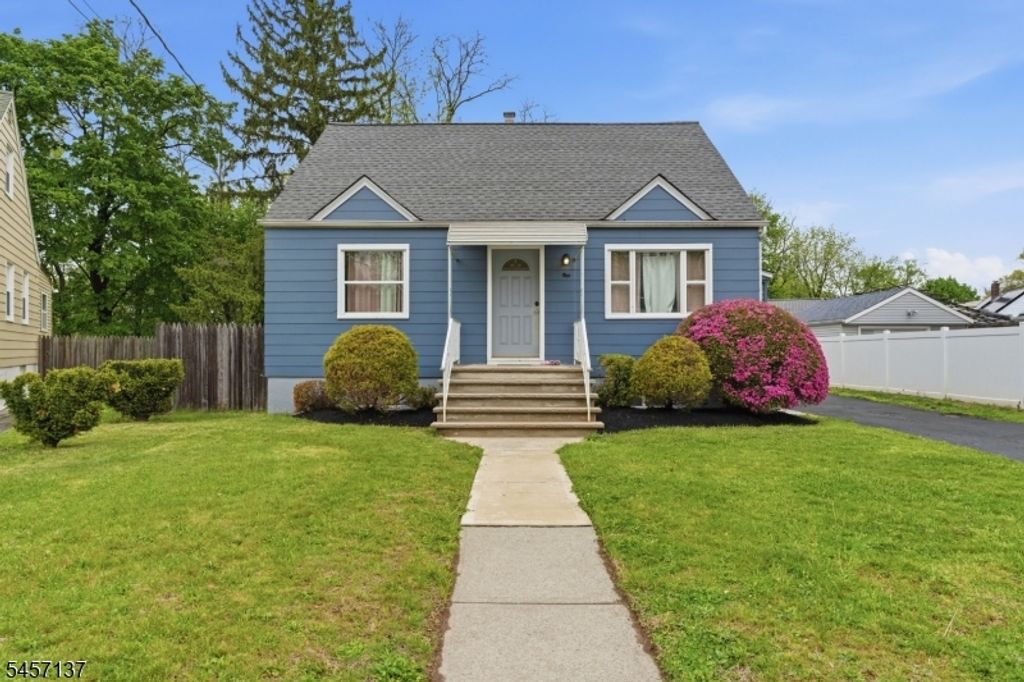 1 Park Pl, North Brunswick Twp., NJ 08902 — exterior