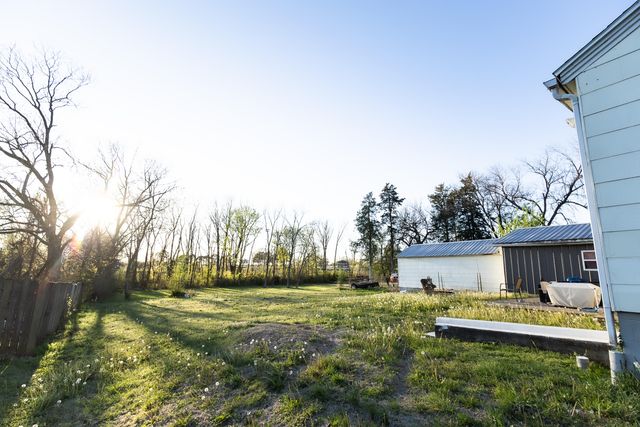 1711 N Ash Street, Nevada, MO 64772