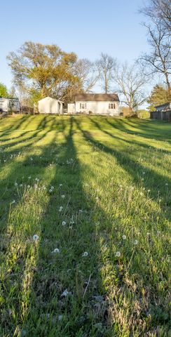 1711 N Ash Street, Nevada, MO 64772