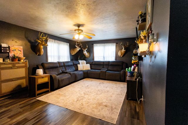 1711 N Ash Street, Nevada, MO 64772