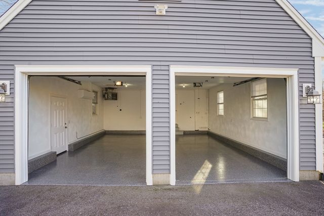 37 Holden St, Coventry, RI 02816