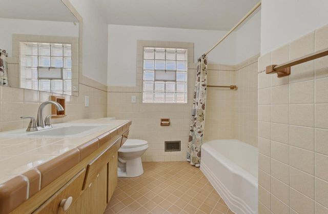 5136 N 69th STREET, Milwaukee, WI 53218