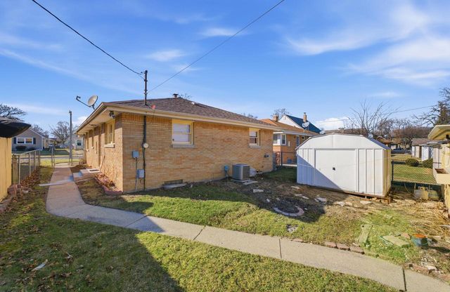 5136 N 69th STREET, Milwaukee, WI 53218