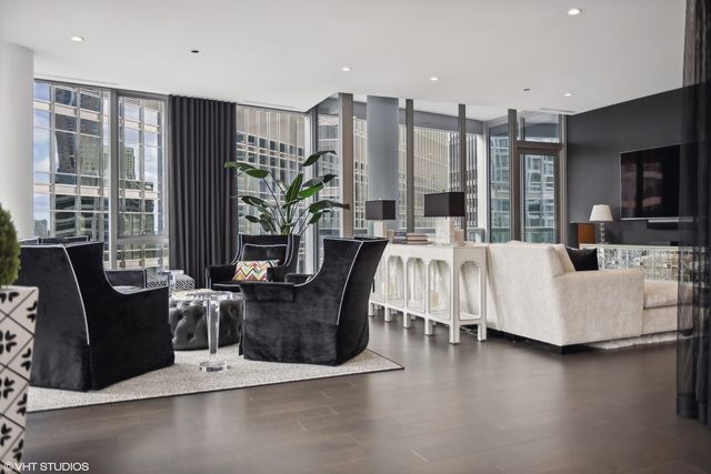 403 N Wabash Avenue 14A, Chicago, IL 60611