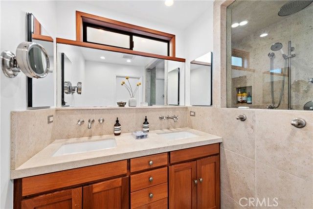 31966 10th Avenue, Laguna Beach, CA 92651