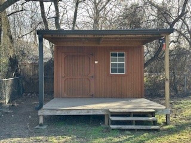 208 Bagin Street, Whitesboro, TX 76273