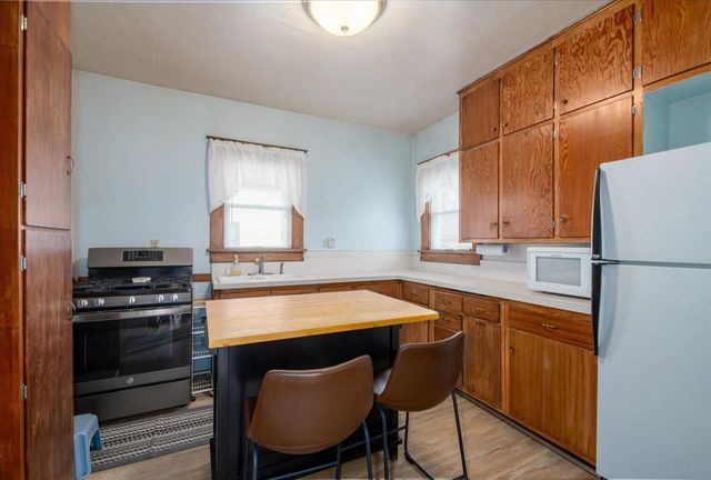 812 POWERS STREET, Oshkosh, WI 54901