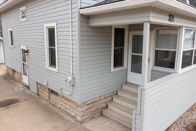 812 POWERS STREET, Oshkosh, WI 54901