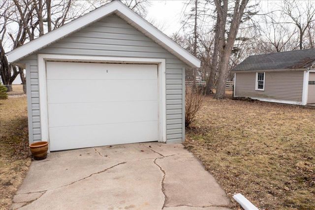 812 POWERS STREET, Oshkosh, WI 54901