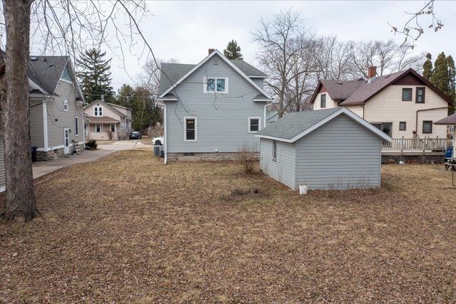 812 POWERS STREET, Oshkosh, WI 54901